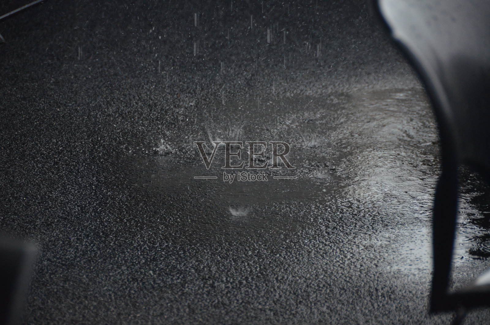 雨下降照片摄影图片