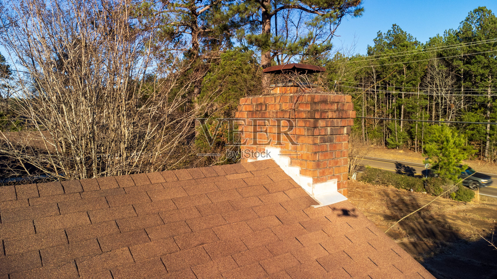 烟囱损坏，需要维修照片摄影图片