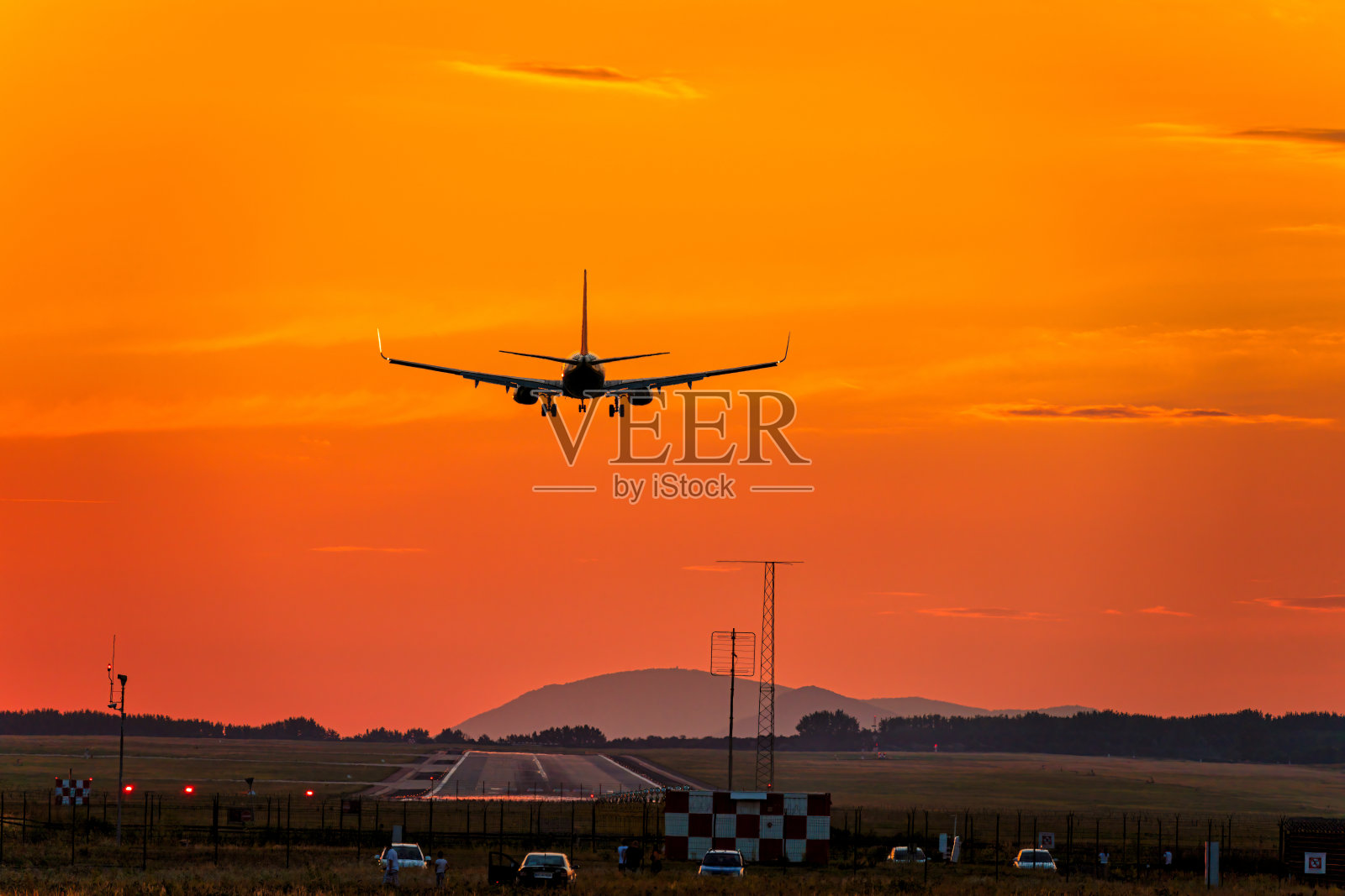 日落时分到达。照片摄影图片
