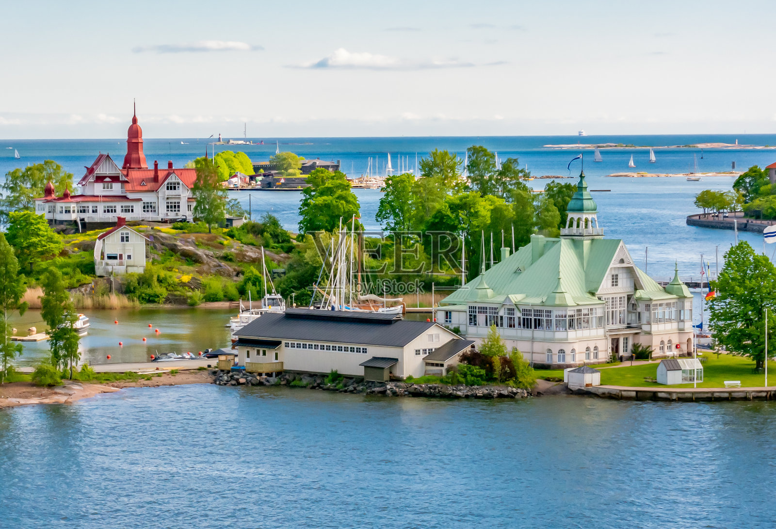 芬兰赫尔辛基港的小岛照片摄影图片