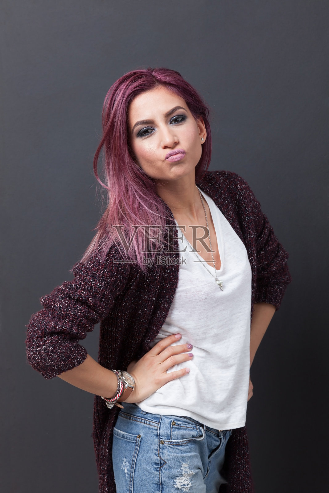 风格简单，但脱颖而出照片摄影图片