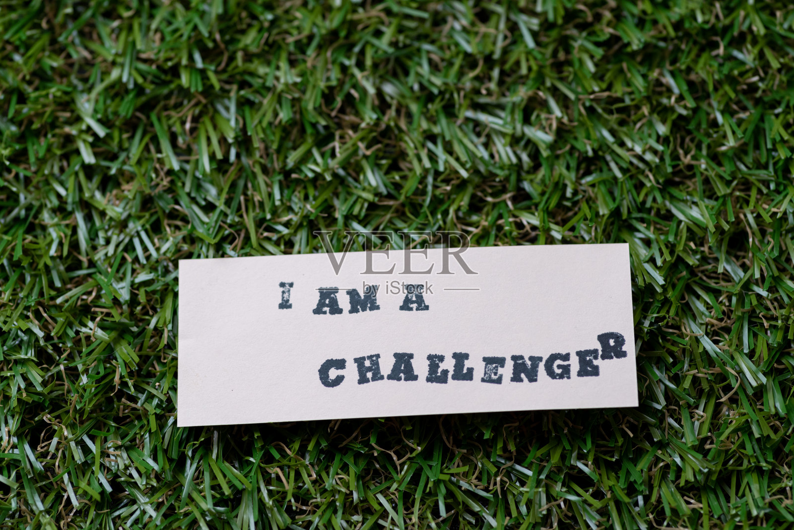 印有“我是挑战者”字样的吊牌照片摄影图片