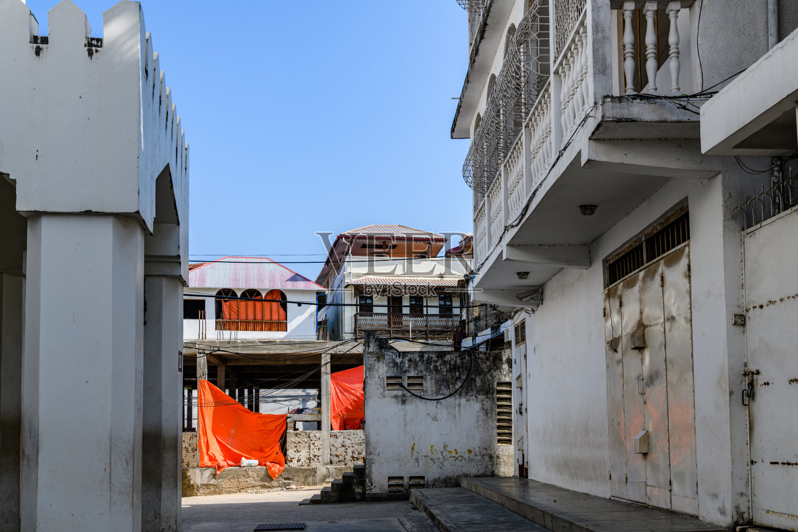 坦桑尼亚桑给巴尔斯通镇狭窄的街道照片摄影图片