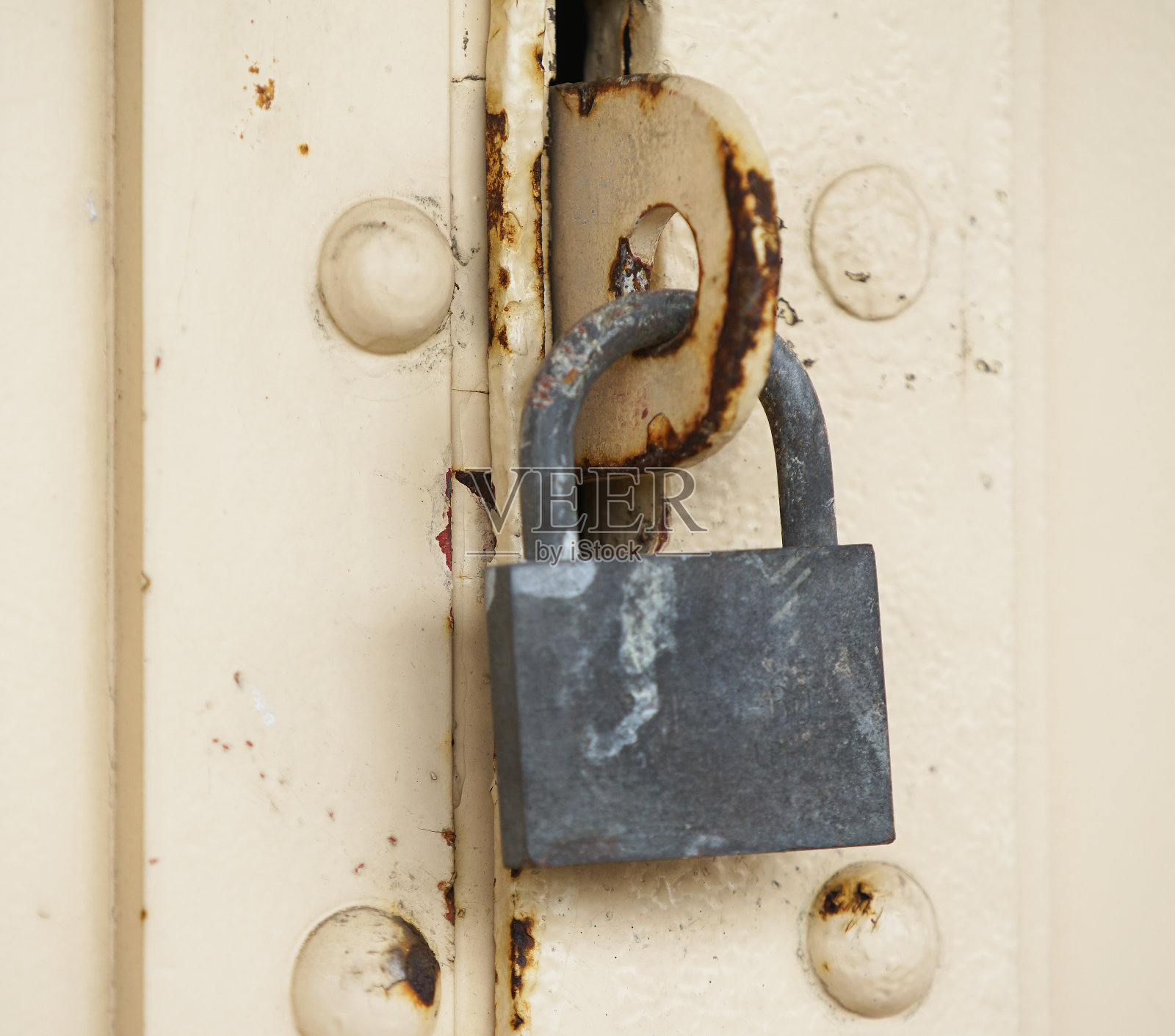 生锈的旧锁照片摄影图片