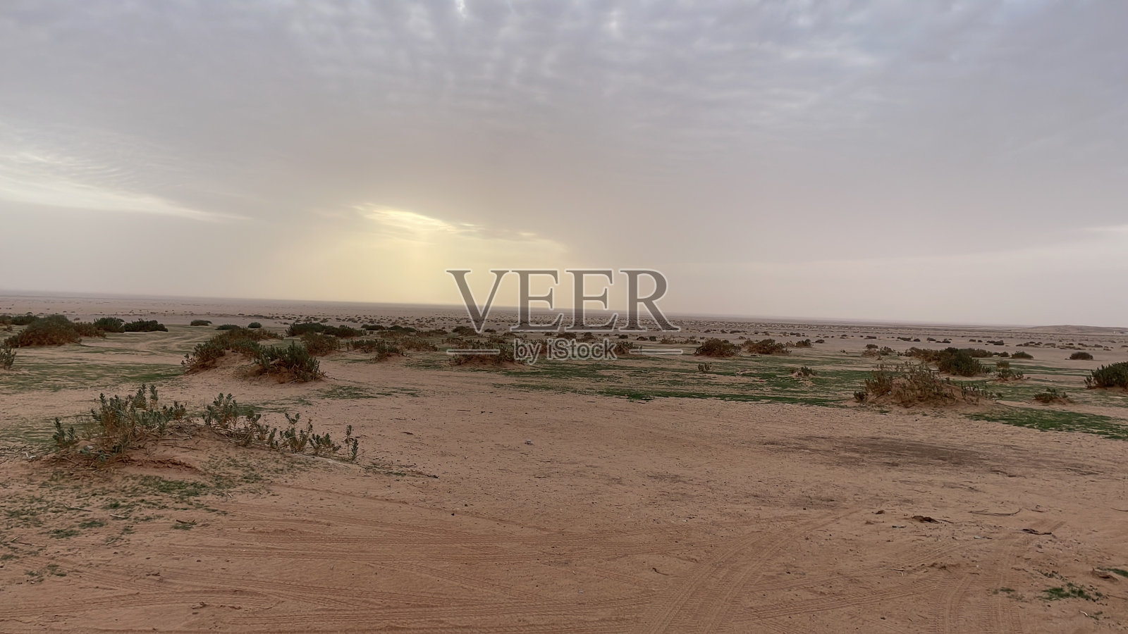 日出与沙滩美景照片摄影图片