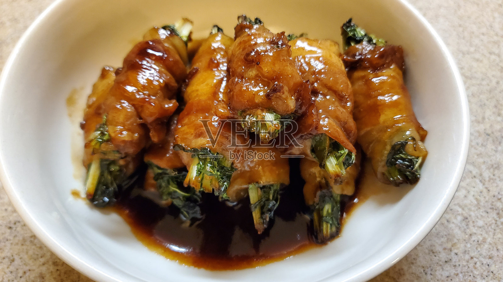 日式猪肉卷照片摄影图片