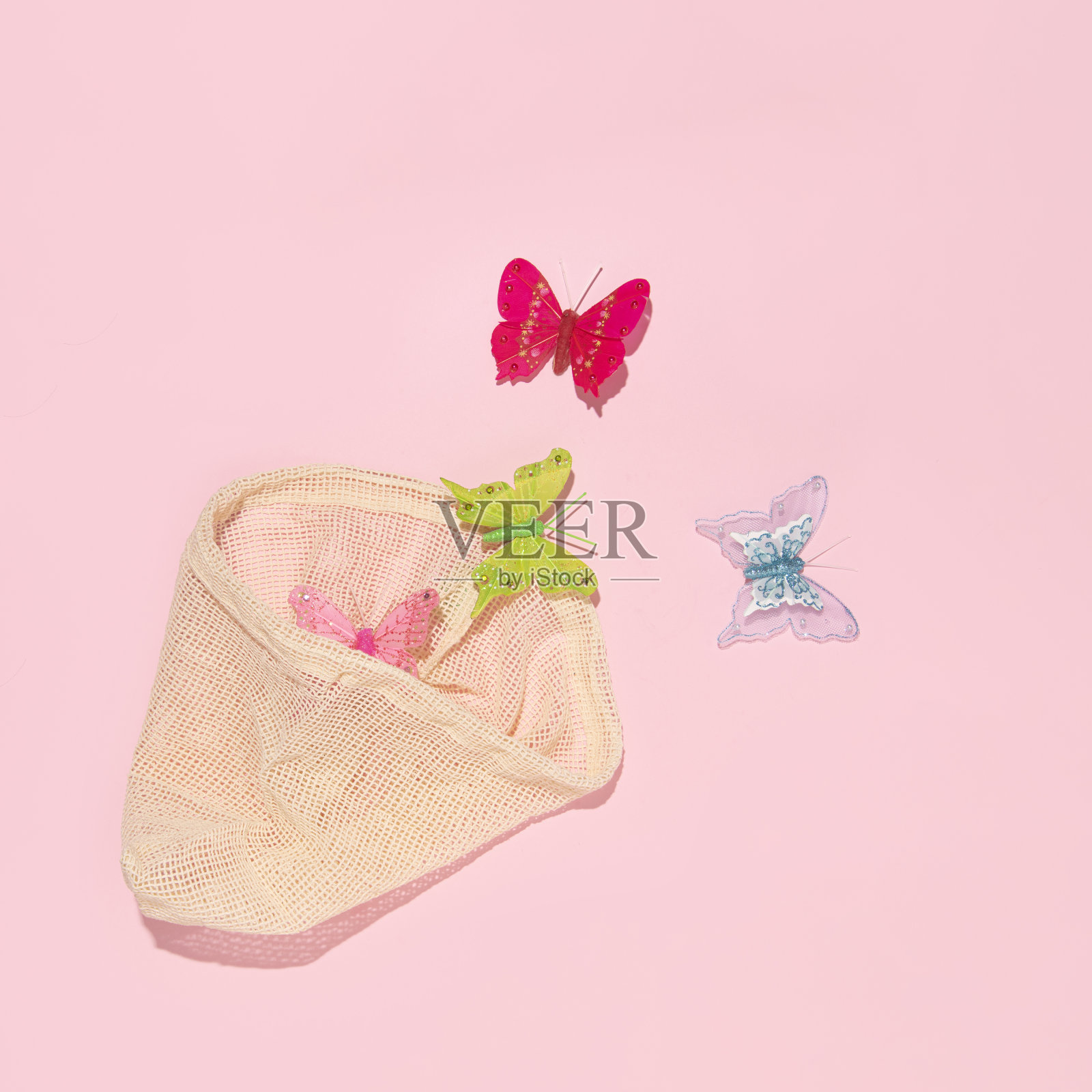 五颜六色的蝴蝶飞了出来照片摄影图片