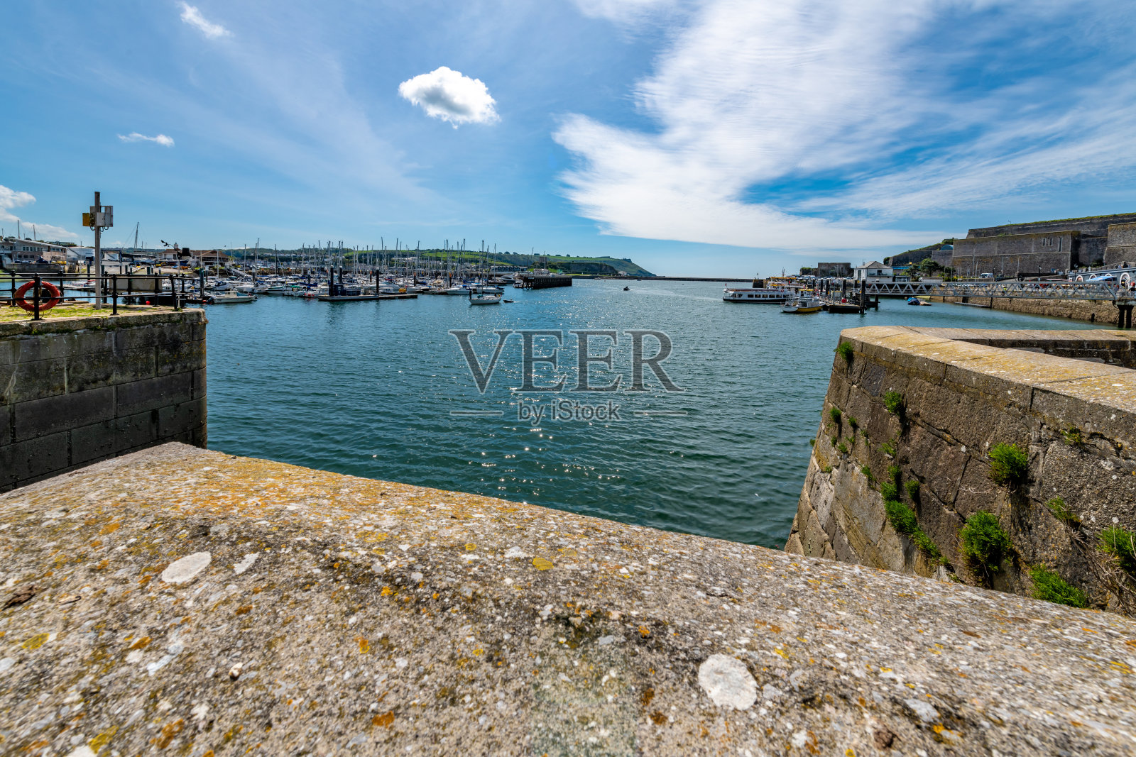 普利茅斯的花岗岩海港墙照片摄影图片