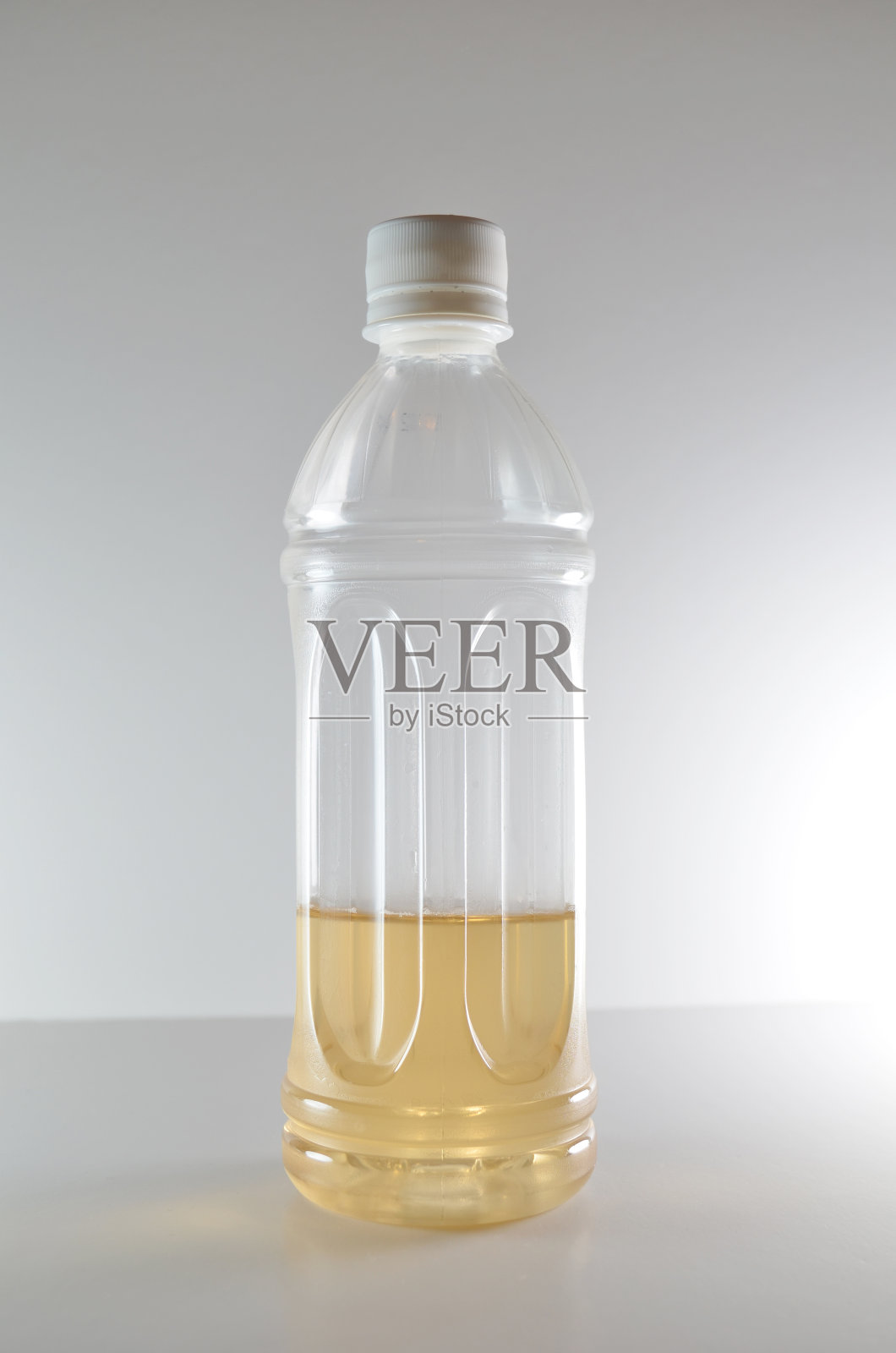 天然葵花籽油装在瓶子里照片摄影图片