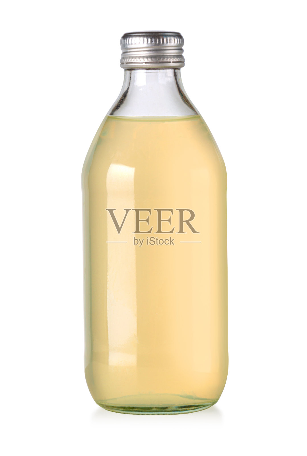 一瓶苏打水加一瓶白葡萄酒照片摄影图片