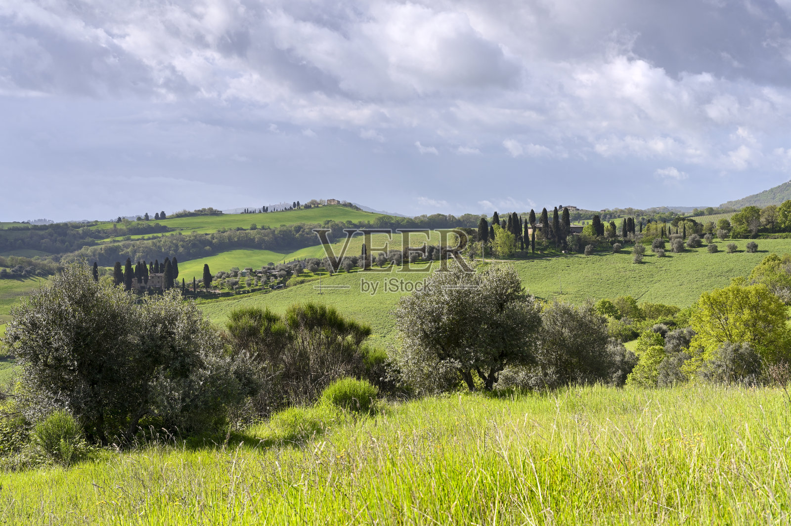 瓦尔多尔恰山丘照片摄影图片