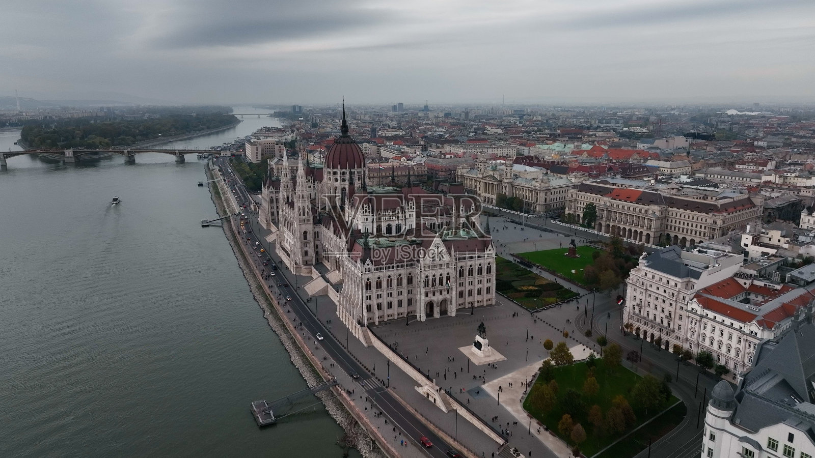 布达佩斯匈牙利议会大厦鸟瞰图。旅游，旅游和欧洲政治地标目的地，匈牙利照片摄影图片