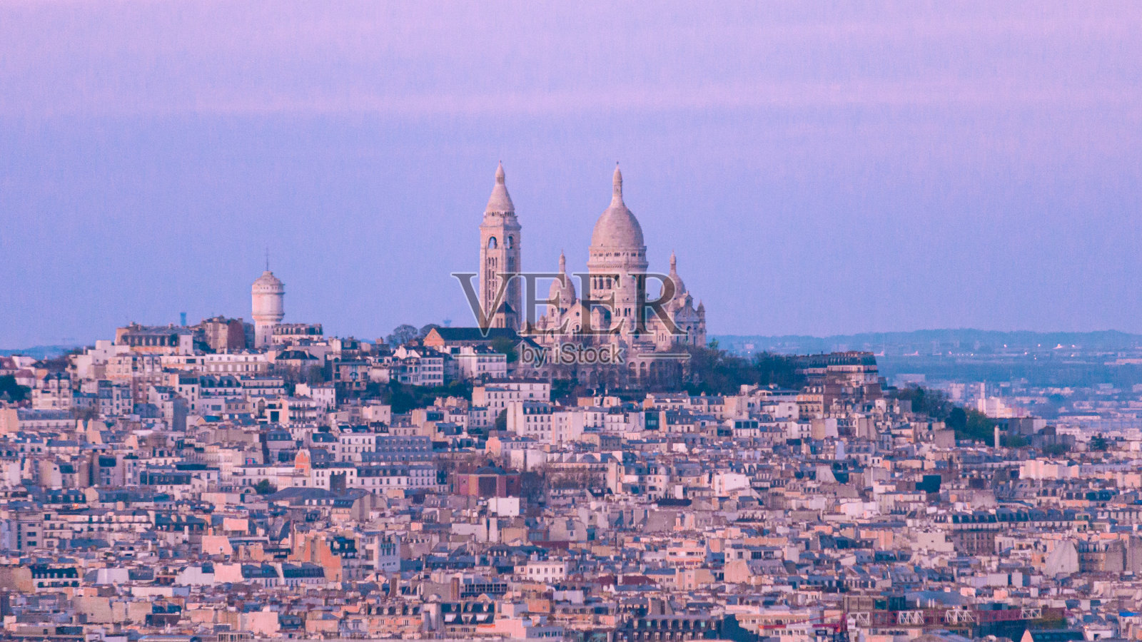 从埃菲尔铁塔上看蒙马特照片摄影图片