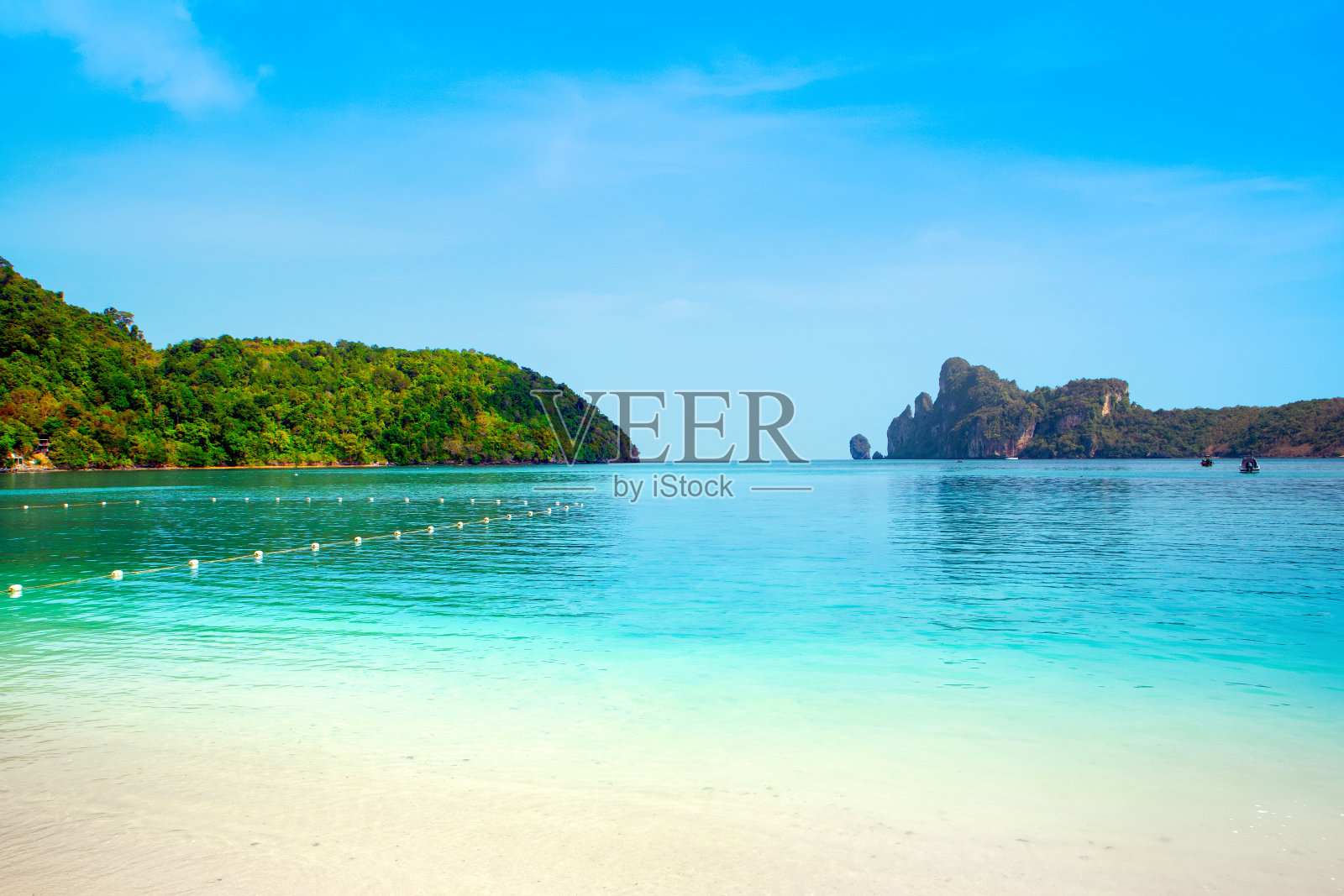 美丽的印度洋海岸风景和皮皮岛上的沙滩照片摄影图片