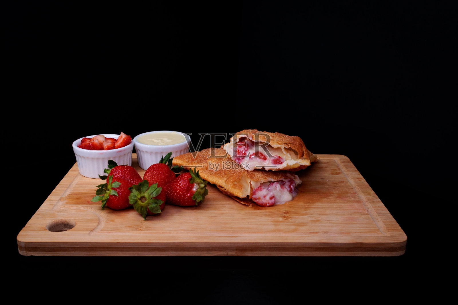 美味的夹心糕点照片摄影图片