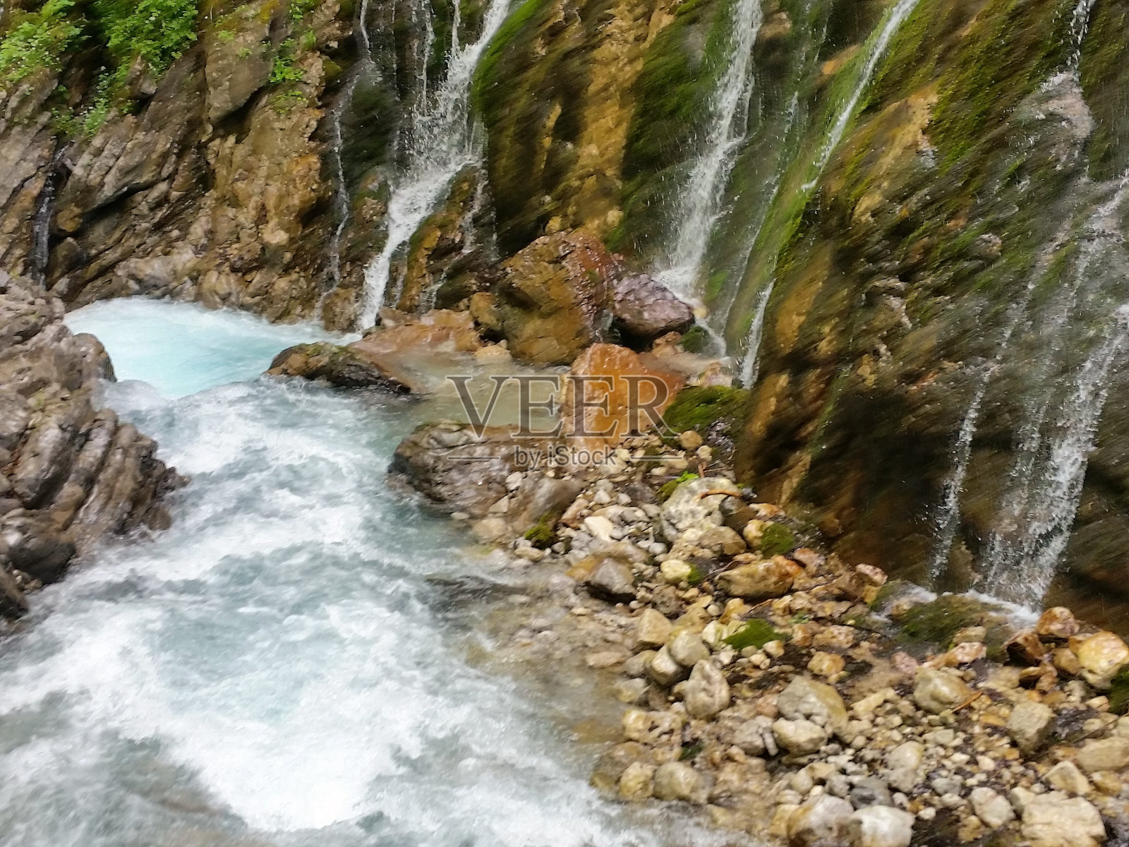 上巴伐利亚温巴克拉姆的春天。照片摄影图片