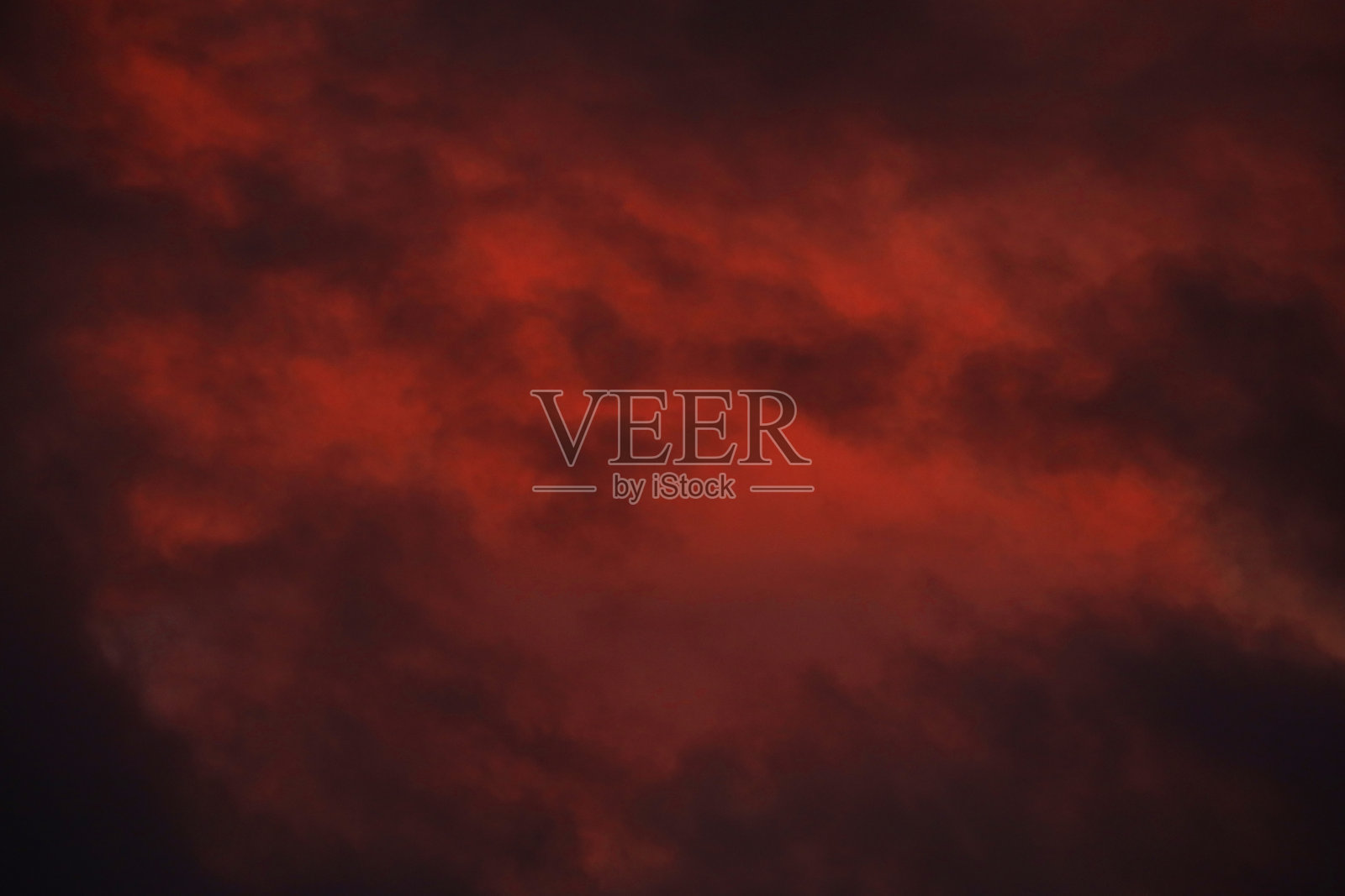 在阿尔比恩，毛里求斯，印度洋，非洲，乌云和鲜艳的色彩日落照片摄影图片