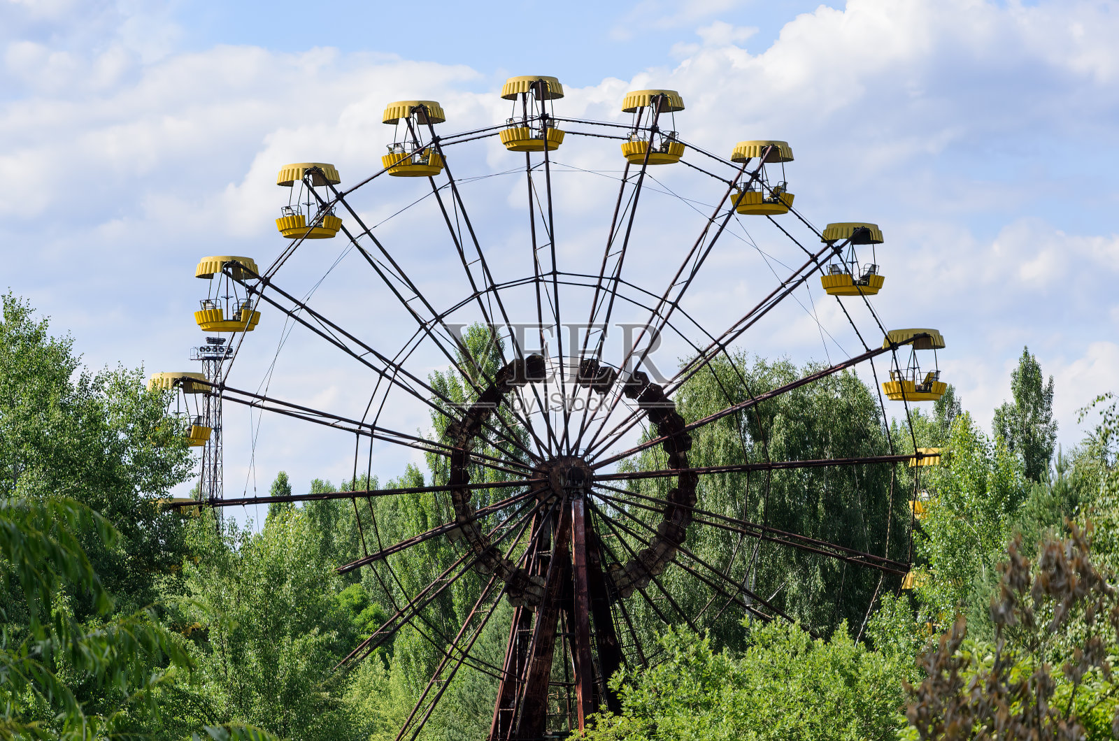 乌克兰切尔诺贝利禁区著名的普里皮亚特摩天轮照片摄影图片