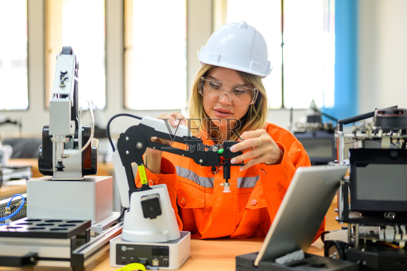 工程技术员检查和操作培训计划照片摄影图片