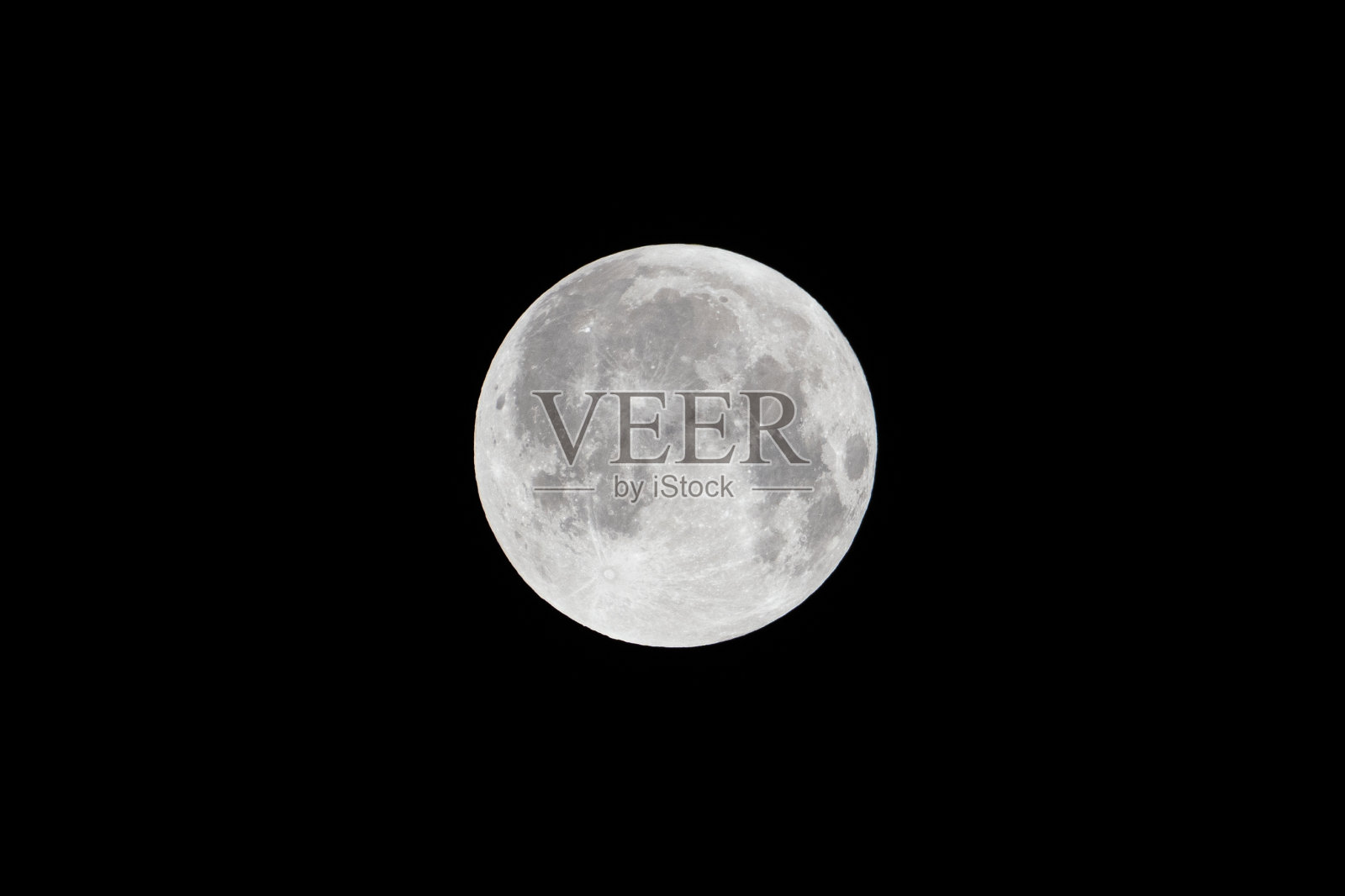 满月之夜的超级月亮照片摄影图片