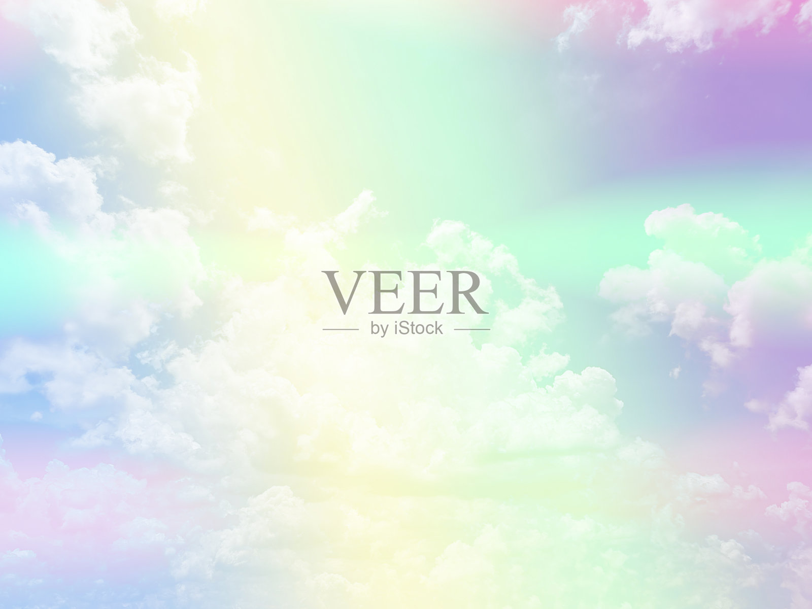 美丽甜美柔和的黄绿色彩色与天空中蓬松的云。多色彩虹图像。抽象幻想生长之光照片摄影图片