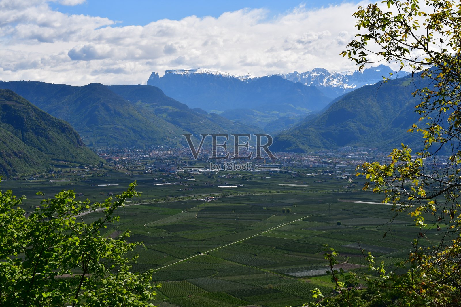 南蒂罗尔的埃潘周围美丽的风景，可以看到博尔扎诺和白云石照片摄影图片