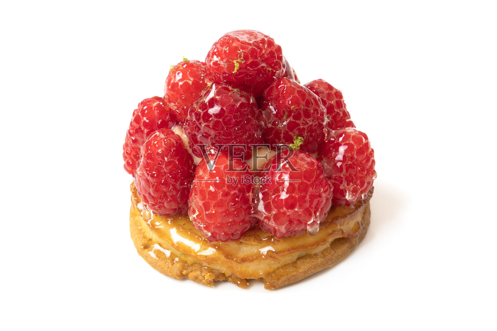 在白色背景上孤立的覆盆子馅饼照片摄影图片