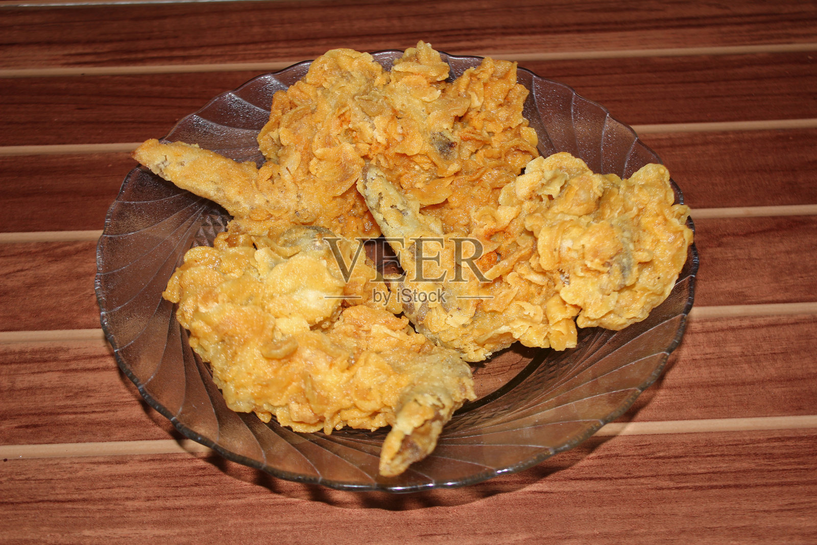 碗里的脆鸡照片摄影图片