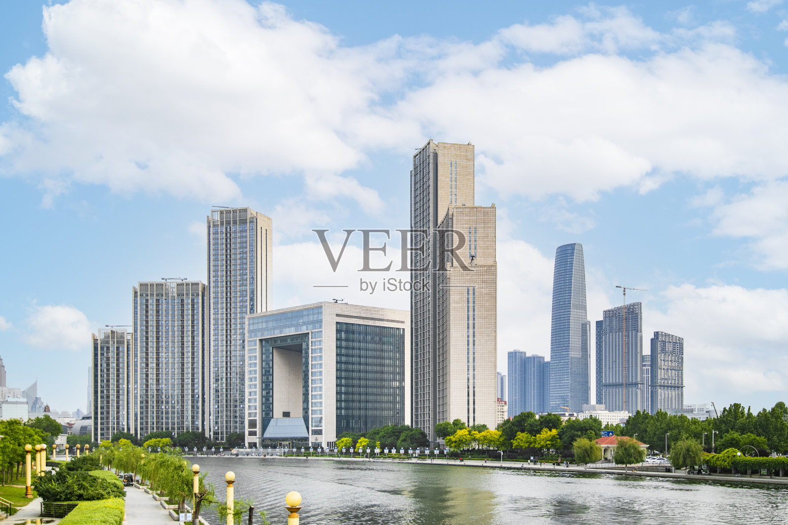 天津高层建筑照片摄影图片