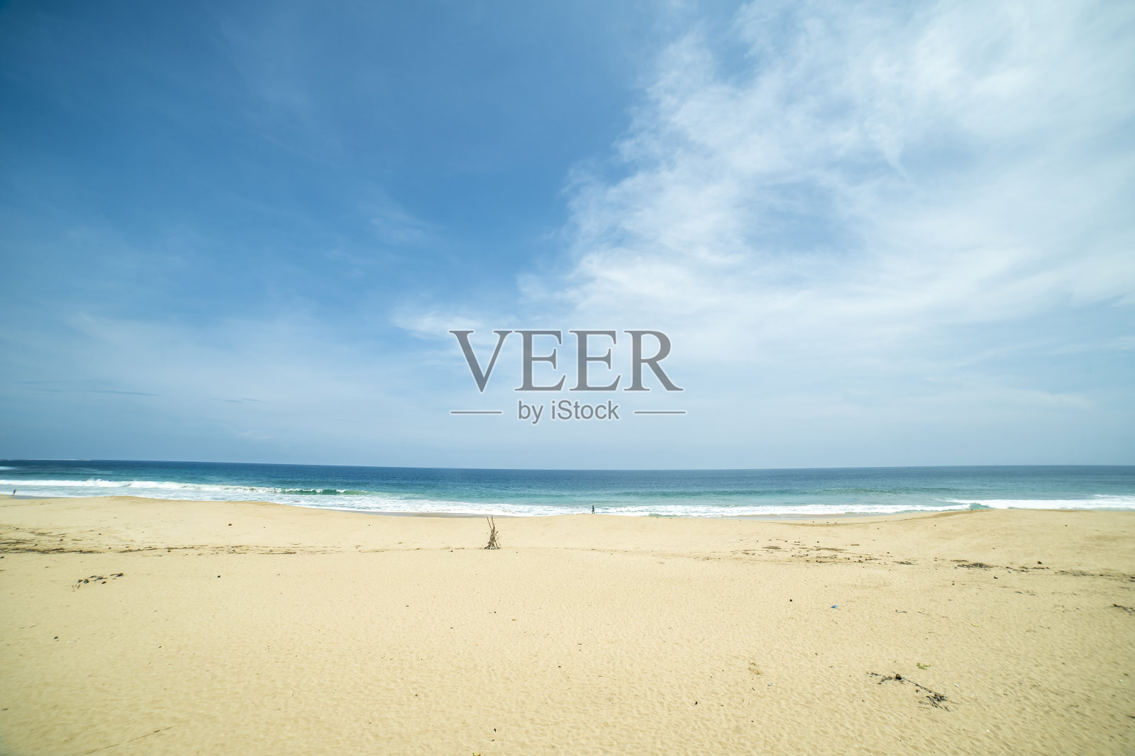 一个风景优美的海滩，适合与家人或女朋友一起度假。ujung genteng, sukabumi爪哇barat，印度尼西亚照片摄影图片