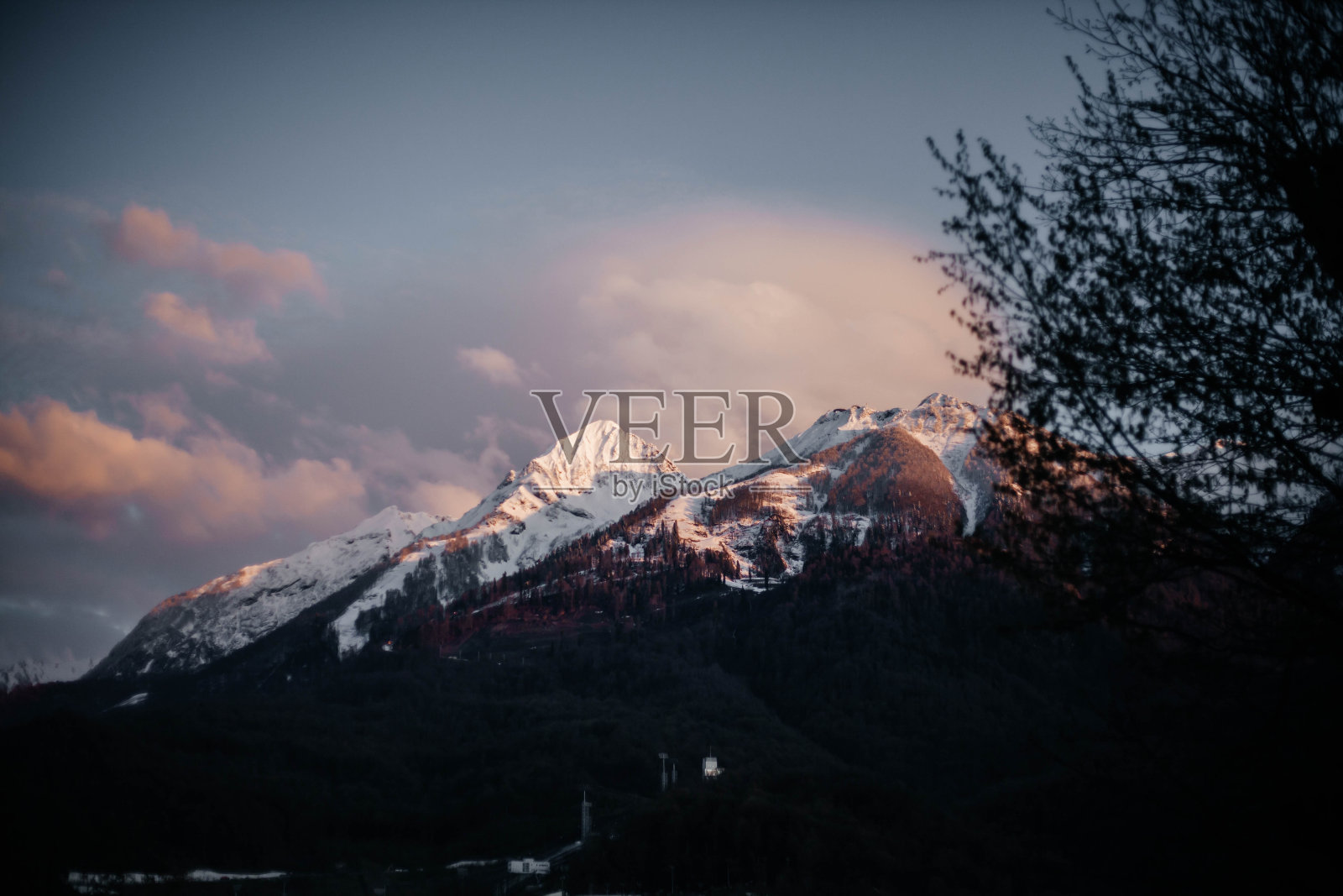 山间日落照片摄影图片