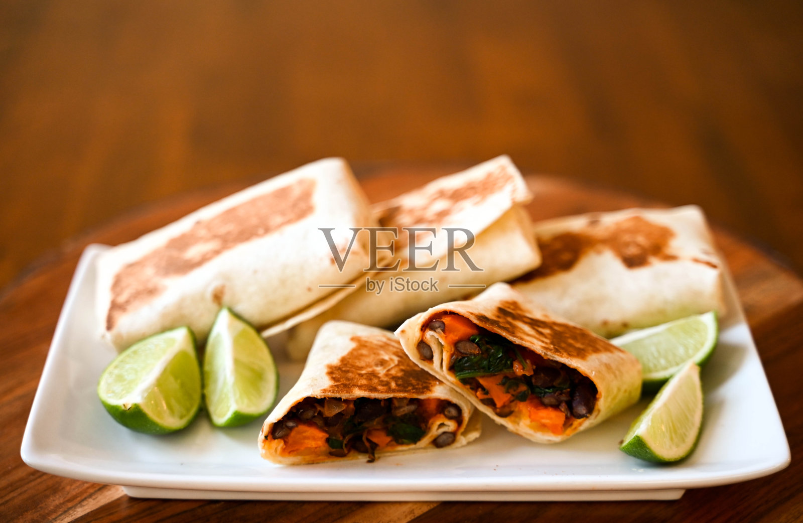 黑豆和红薯墨西哥卷饼照片摄影图片