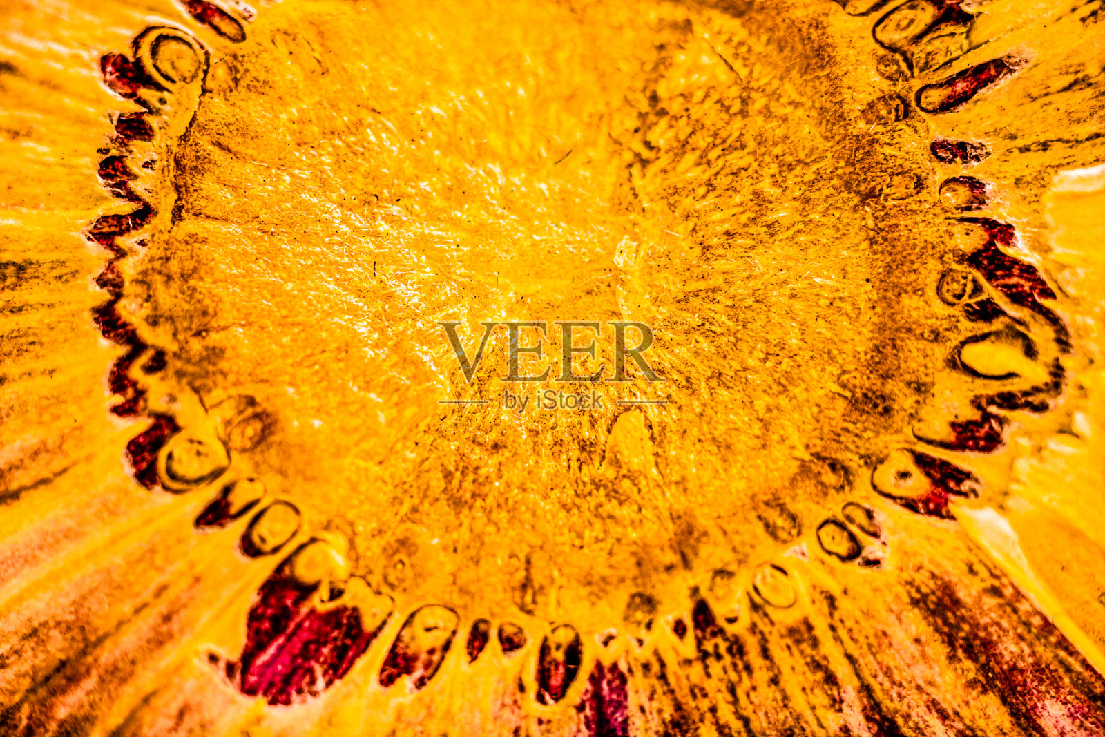 微距食品:熟透的蒜头特写，鲜艳的暖色，水平版式，背景照片摄影图片