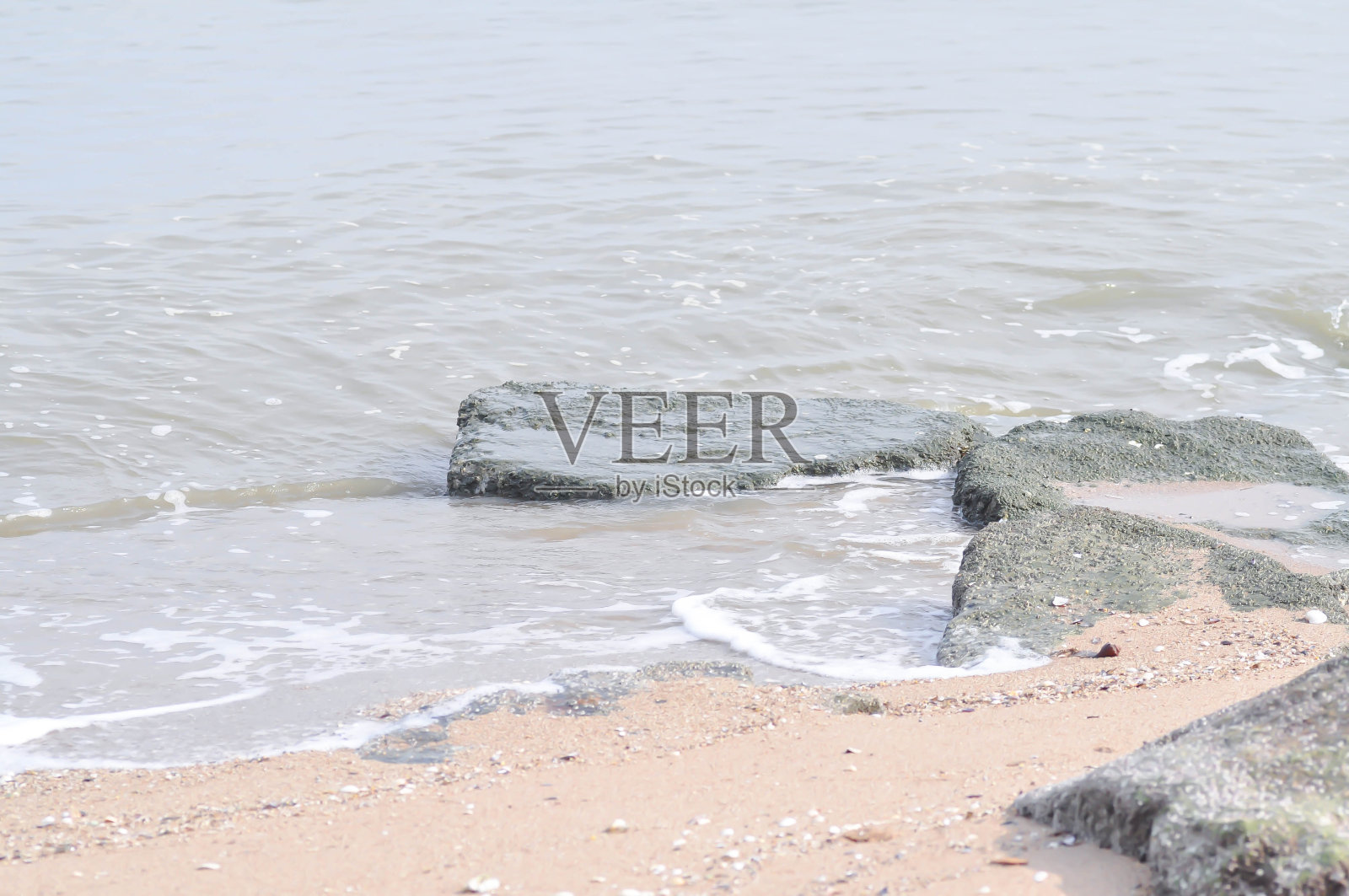 海滩，大海或沙滩和岩石照片摄影图片