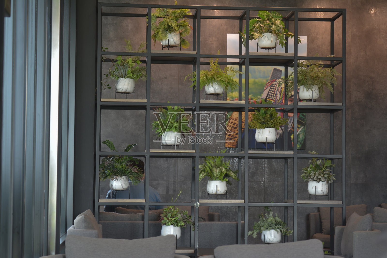 在咖啡店里照片摄影图片