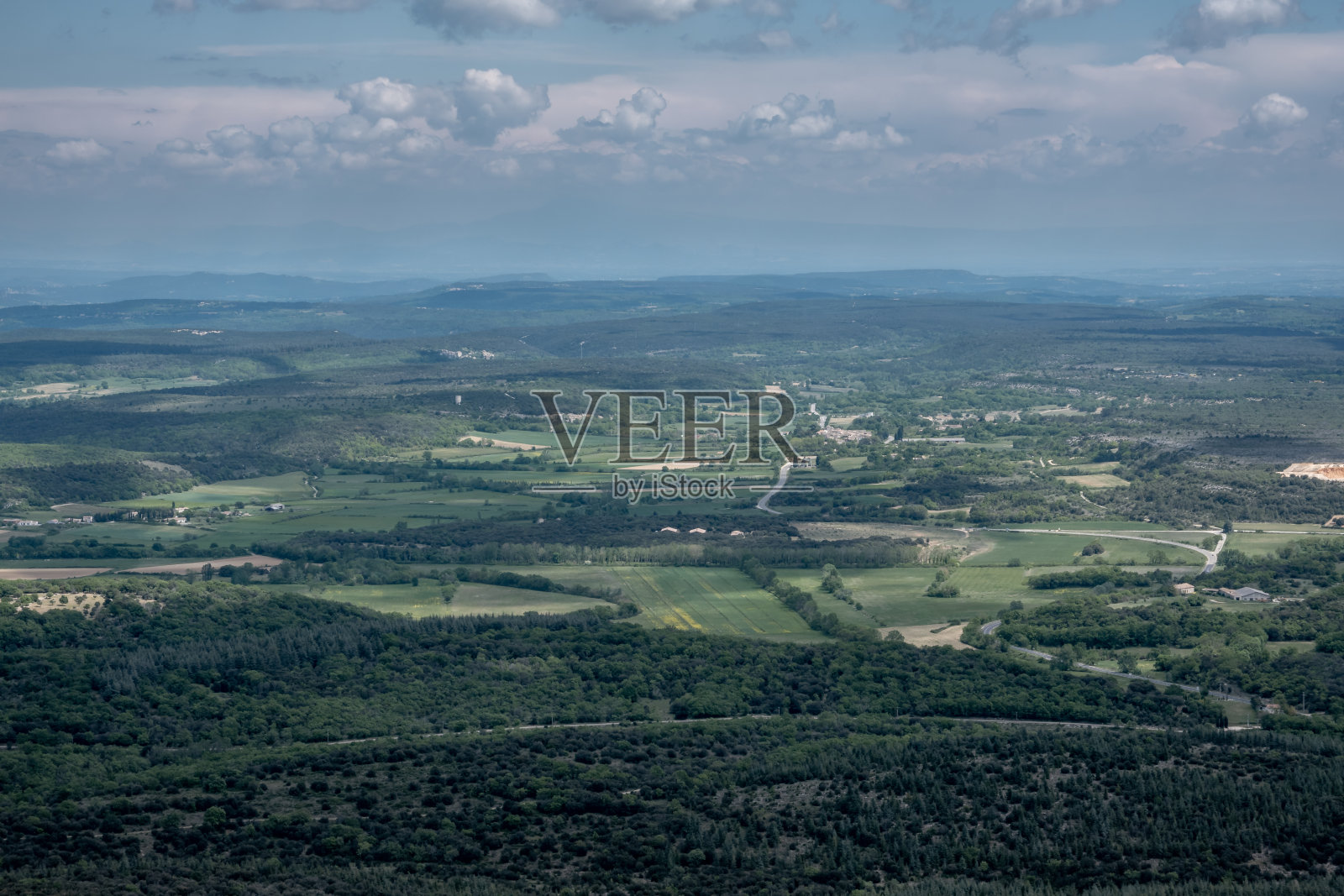 法国南部平原的美丽全景照片摄影图片