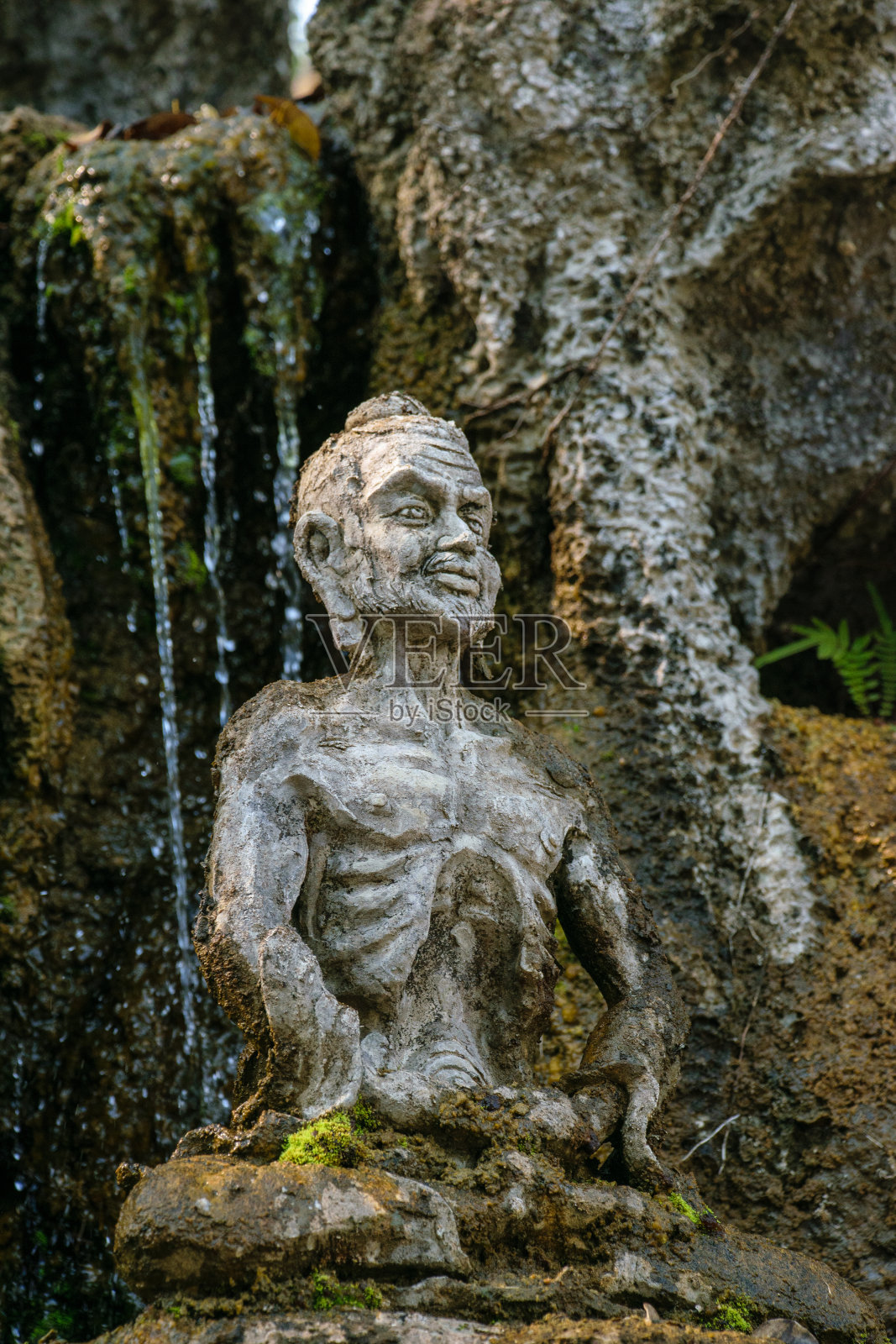 清莱白寺的天然灰石佛像照片摄影图片