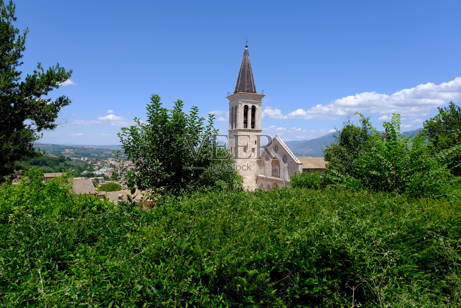 斯波莱托大教堂位于小镇的历史中心照片摄影图片