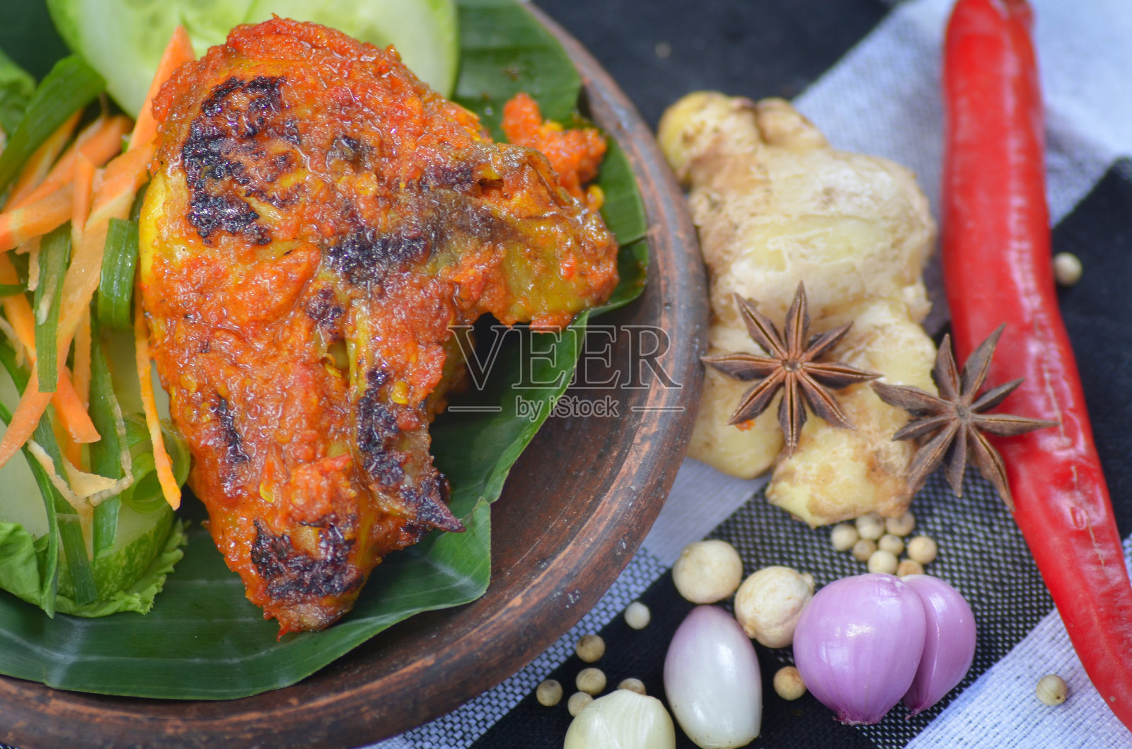 烤鸡印尼亚洲菜照片摄影图片