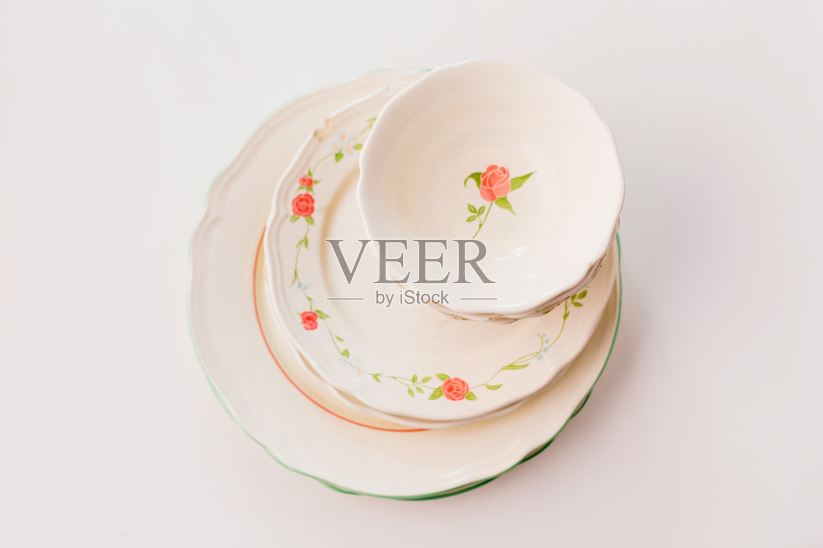 瓷器盘子和碗的特写照片摄影图片