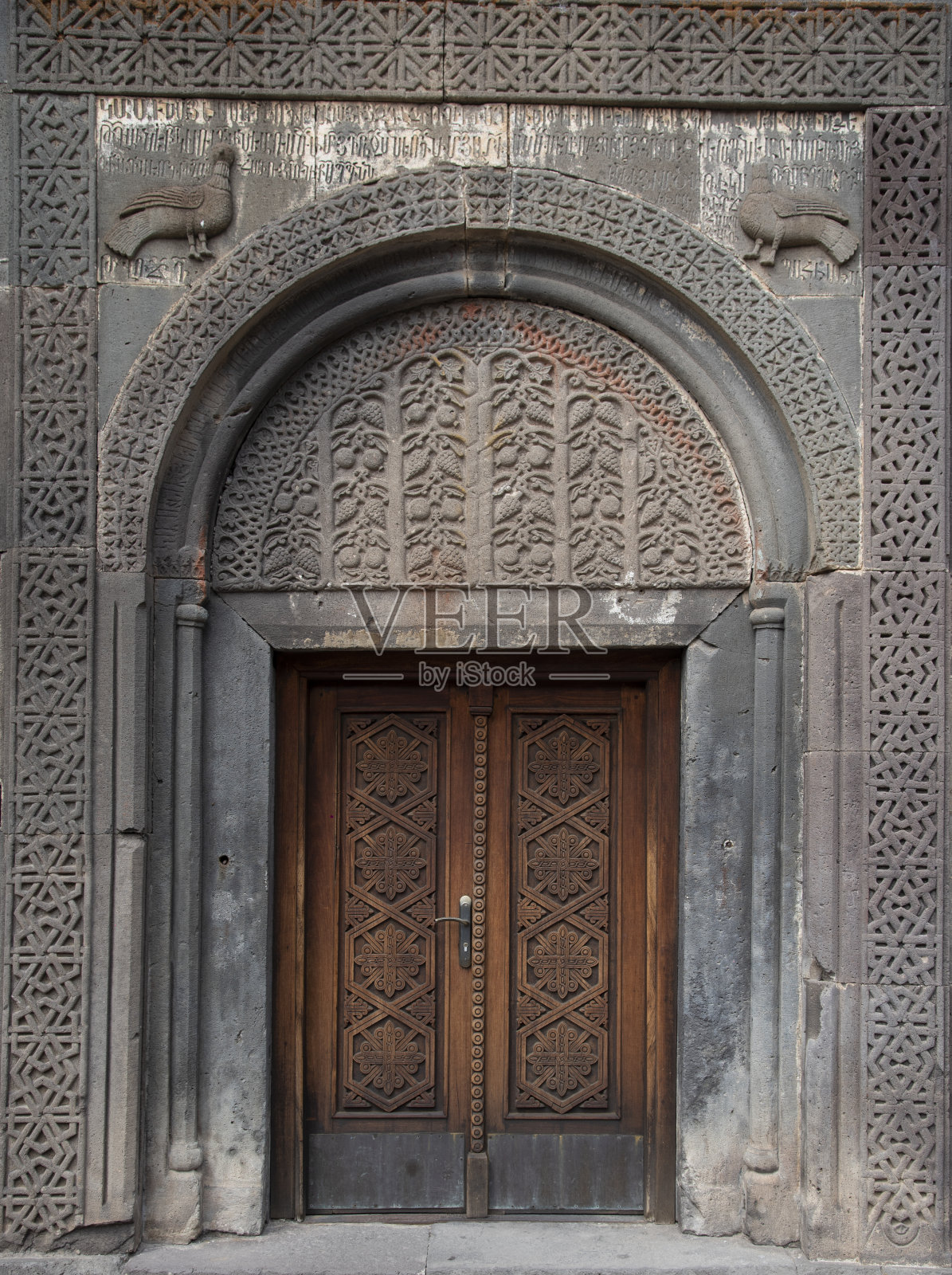 亚美尼亚格哈德修道院的教堂门照片摄影图片