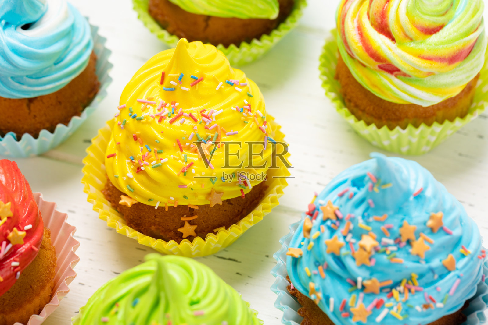 色彩斑斓的蛋糕照片摄影图片