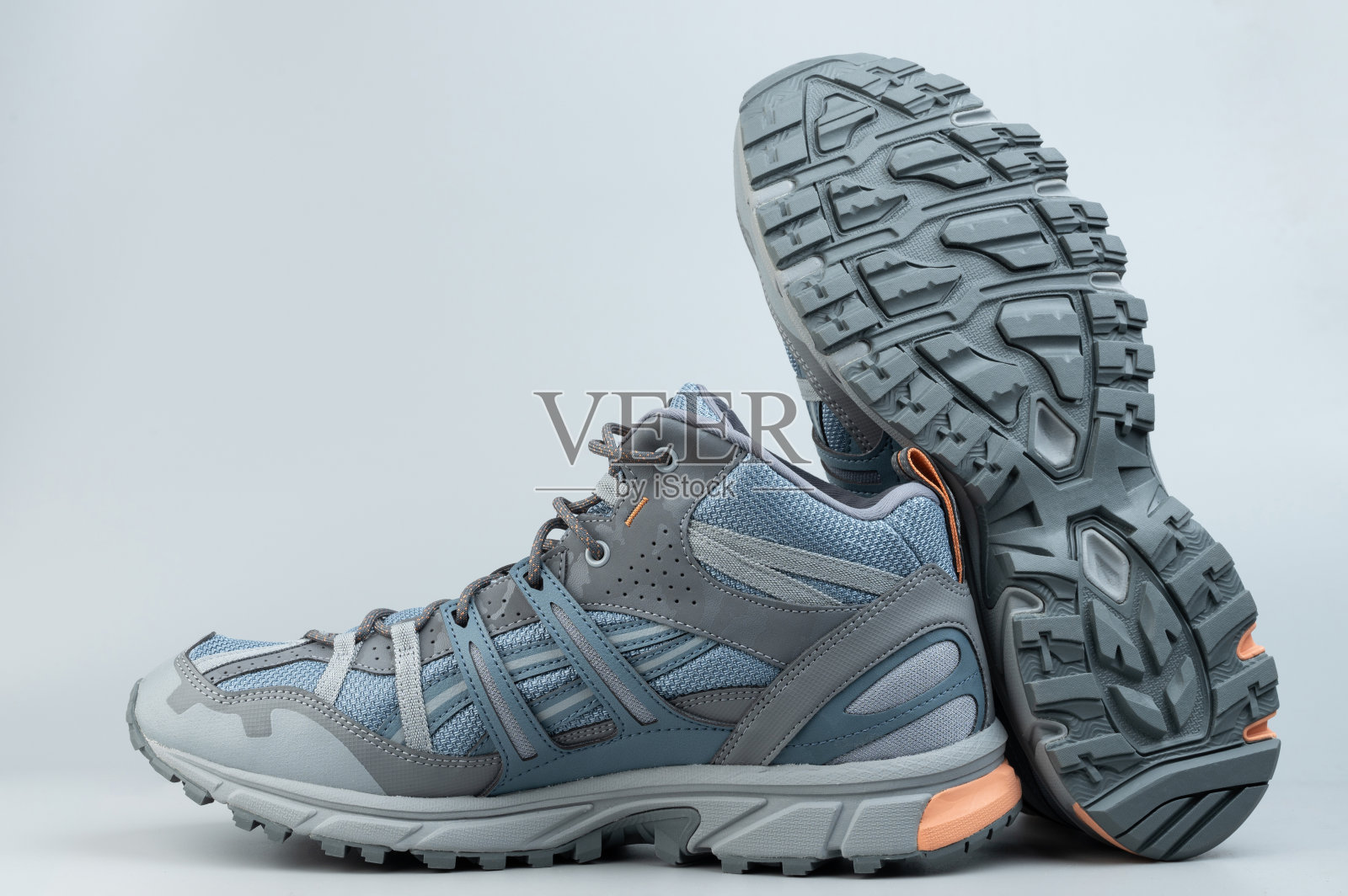 灰色徒步鞋照片摄影图片