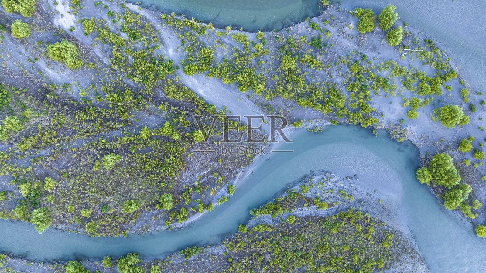 泻湖河谷的生态系统-鸟瞰图。照片摄影图片