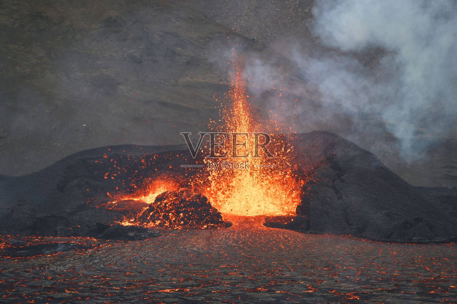 8月冰岛fagradalsjall火山爆发照片摄影图片