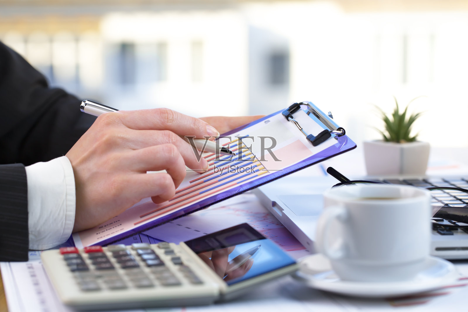 办公室工作与文件。照片摄影图片