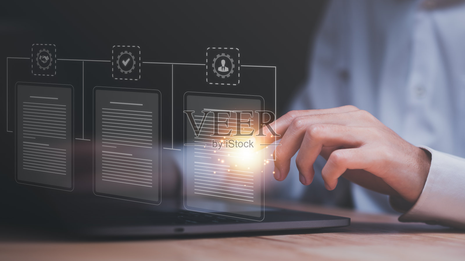 审核办公室文件，计划审核流程并评估正确性，管理组织重要文件的存储，ERP文件系统，会计审计文件照片摄影图片