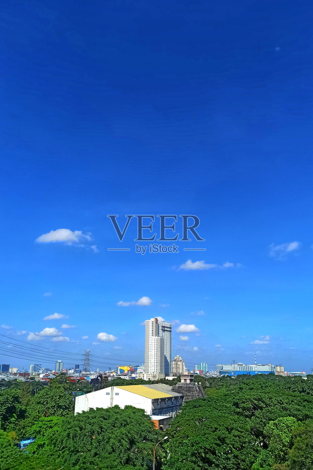 晴天第一天照片摄影图片