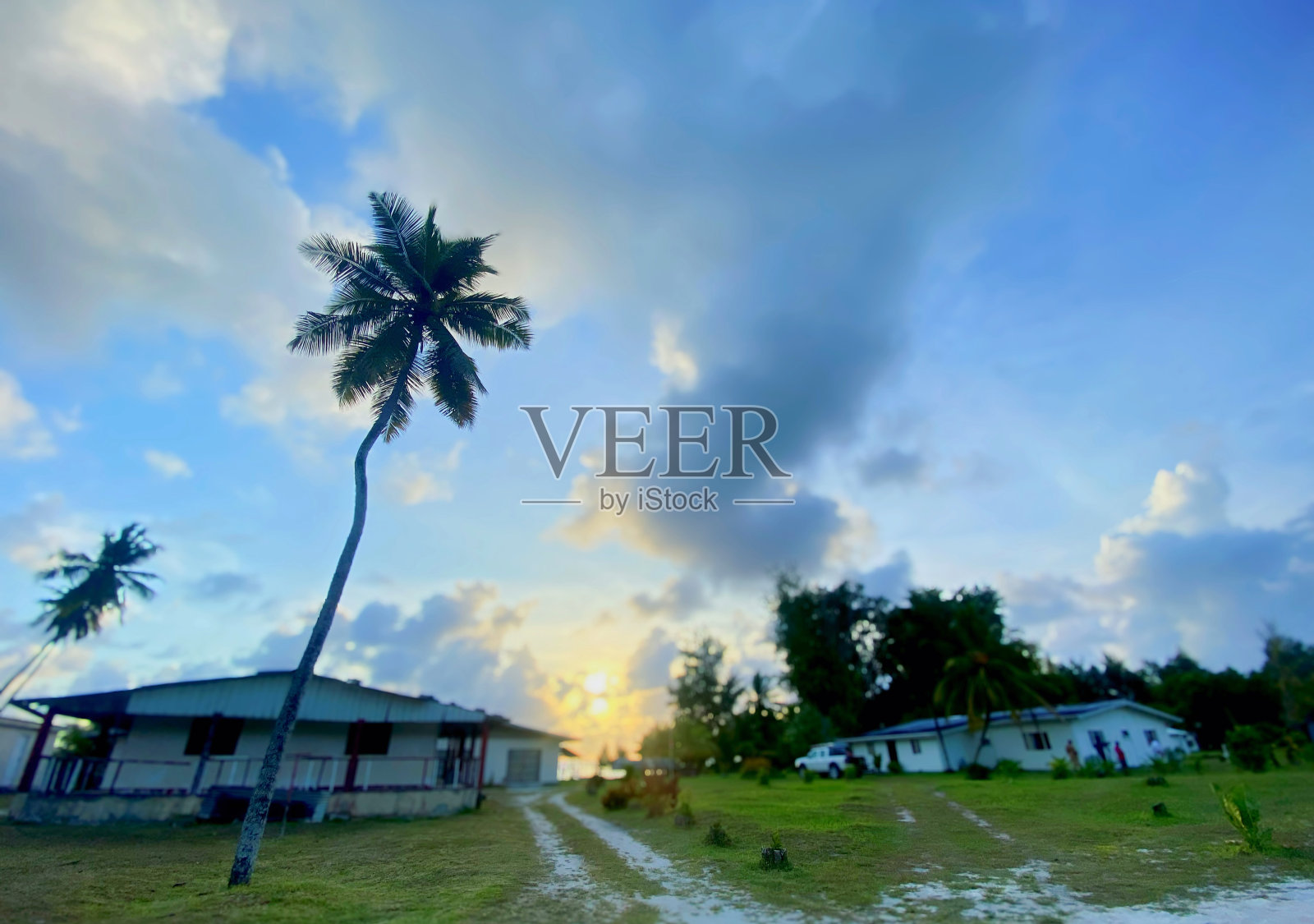 镇上的房子照片摄影图片