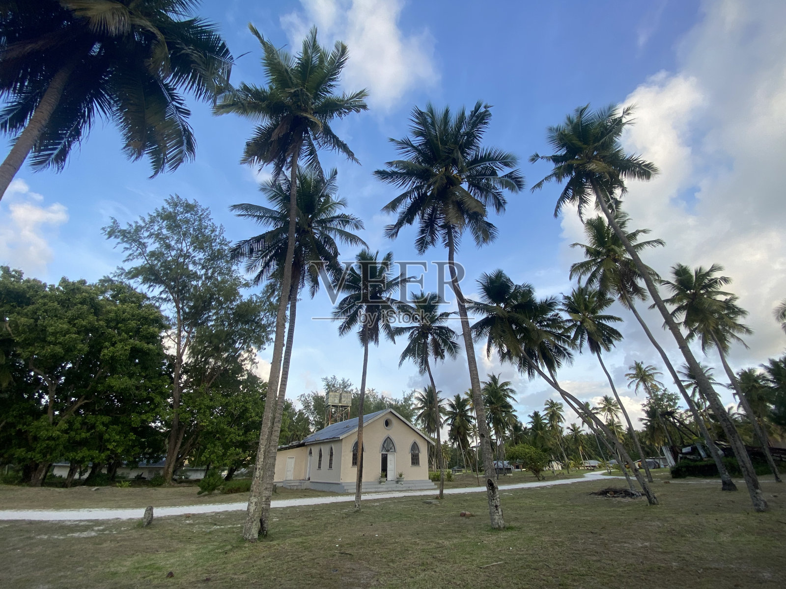 镇上的房子照片摄影图片